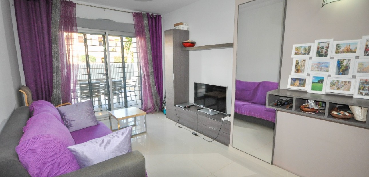 Herverkoop - Appartement / flat -
Punta Prima