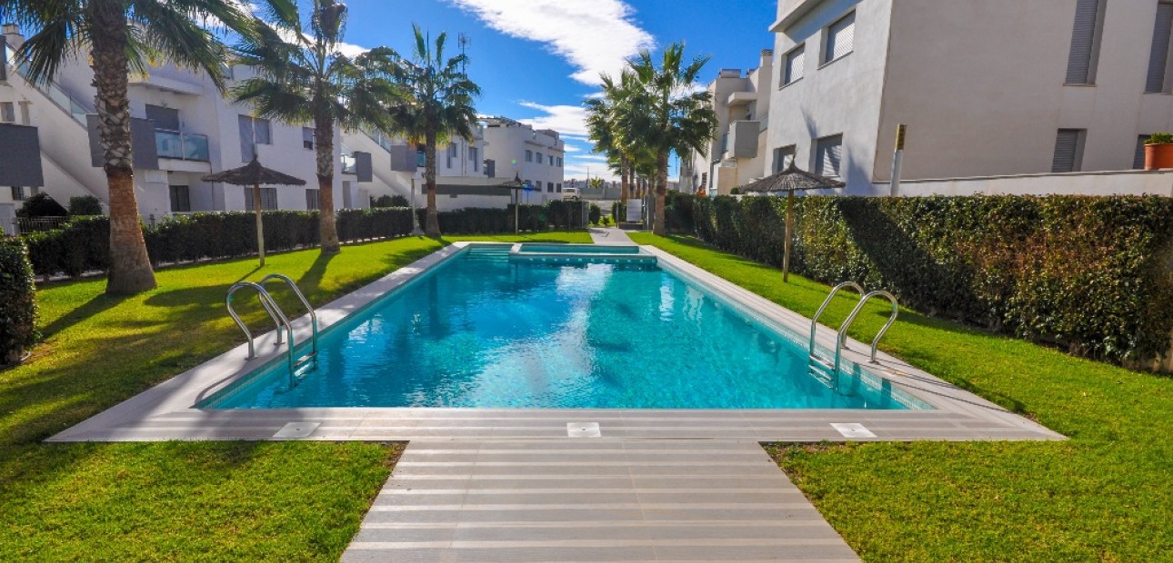 Herverkoop - Appartement / flat -
Punta Prima