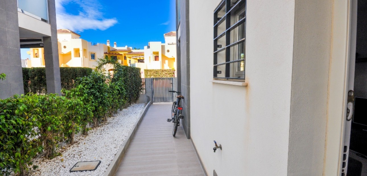 Herverkoop - Appartement / flat -
Punta Prima