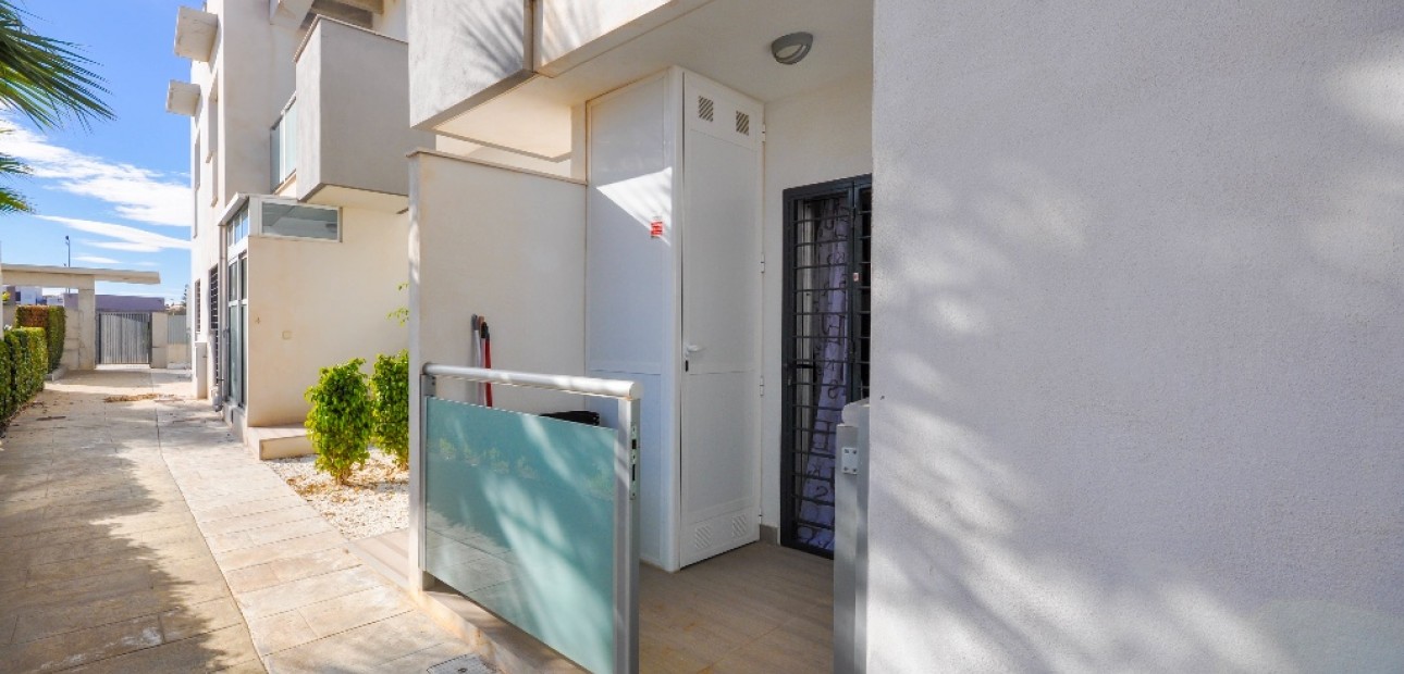 Herverkoop - Appartement / flat -
Punta Prima