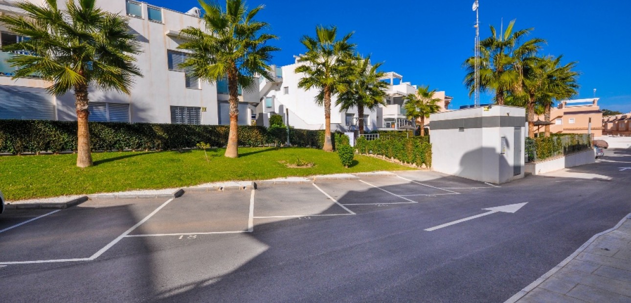 Herverkoop - Appartement / flat -
Punta Prima