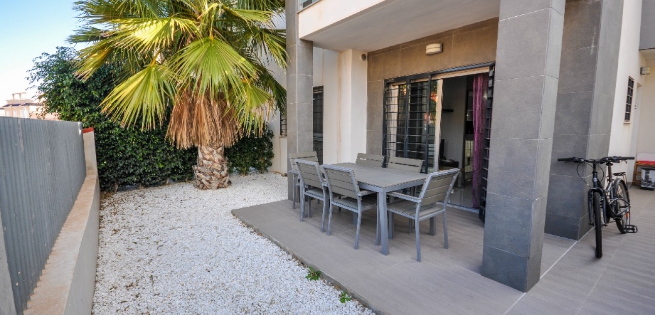 Herverkoop - Appartement / flat -
Punta Prima