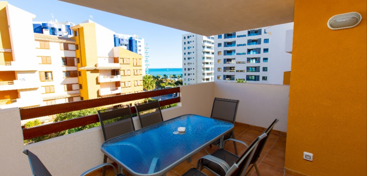 Alquiler a corto plazo - Apartamento / piso -
Punta Prima - La Recoleta