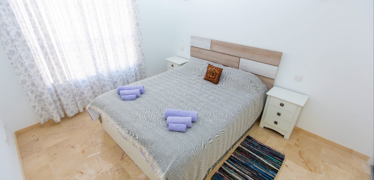 Alquiler a corto plazo - Apartamento / piso -
Punta Prima - La Recoleta