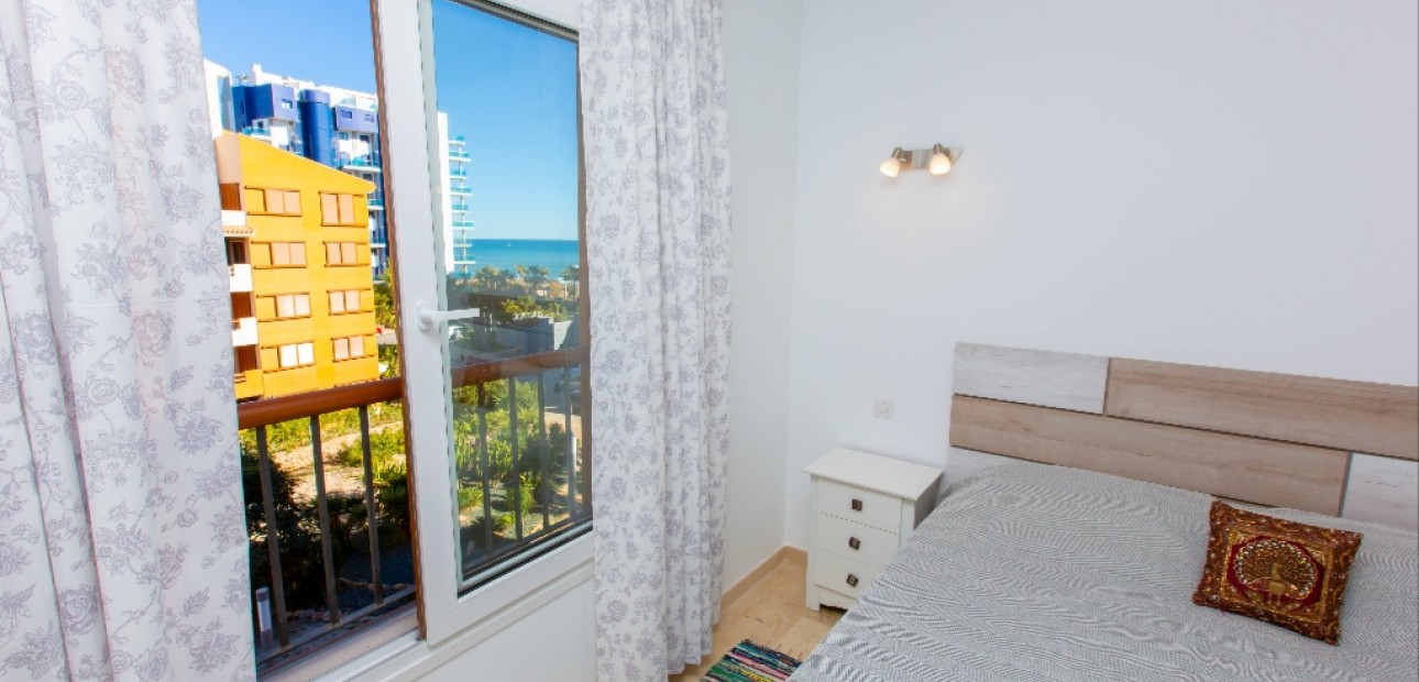 Alquiler a corto plazo - Apartamento / piso -
Punta Prima - La Recoleta