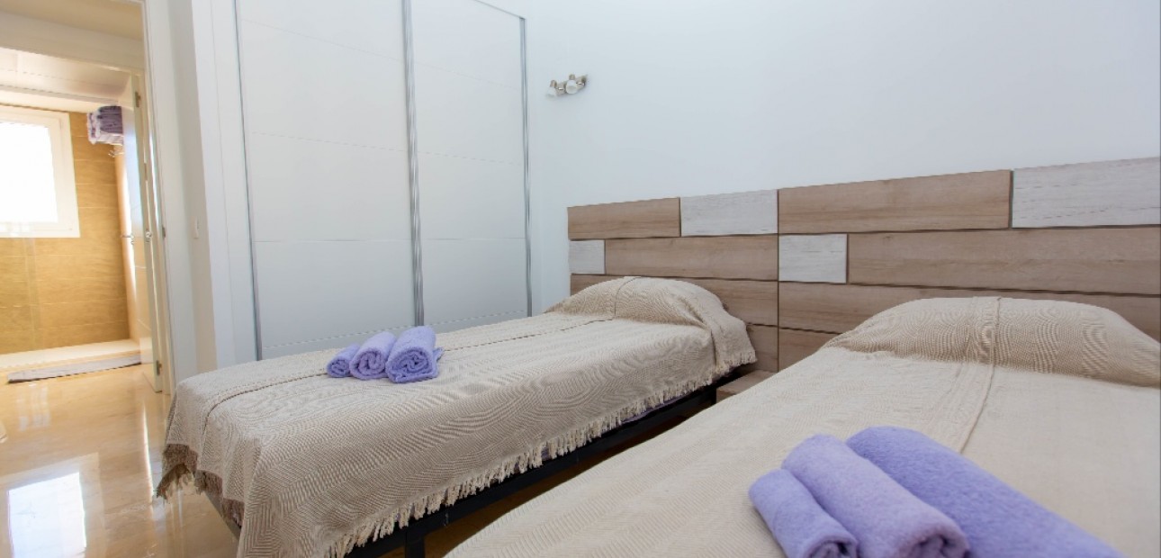 Alquiler a corto plazo - Apartamento / piso -
Punta Prima - La Recoleta