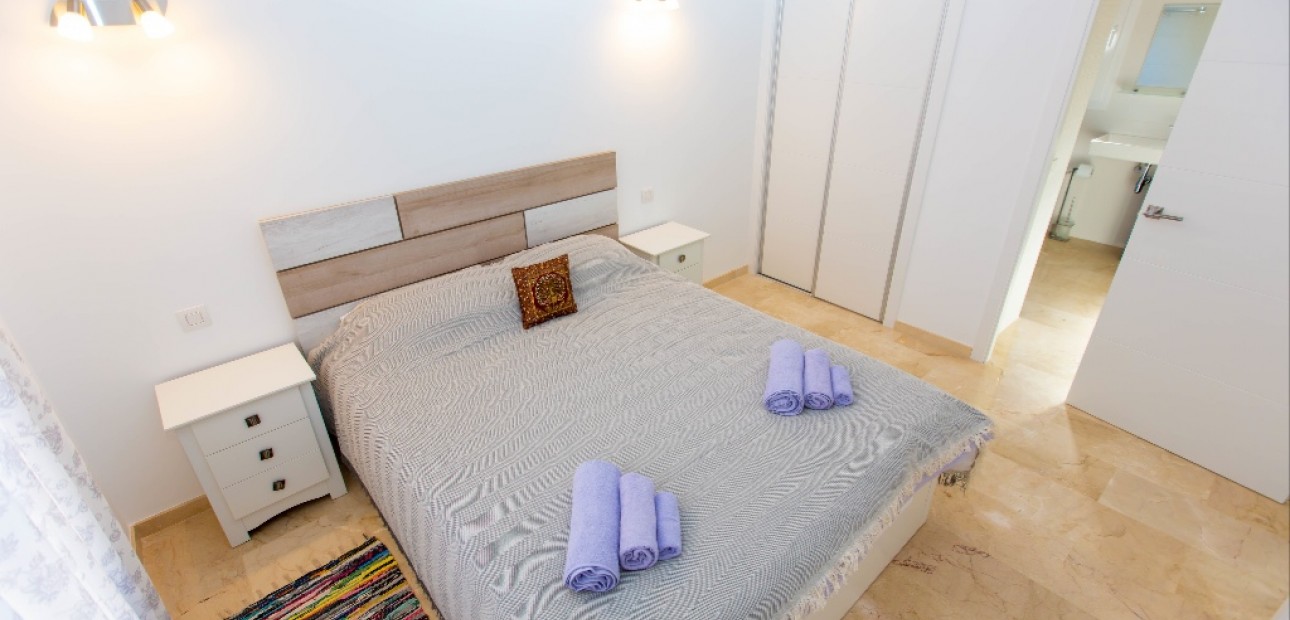 Alquiler a corto plazo - Apartamento / piso -
Punta Prima - La Recoleta