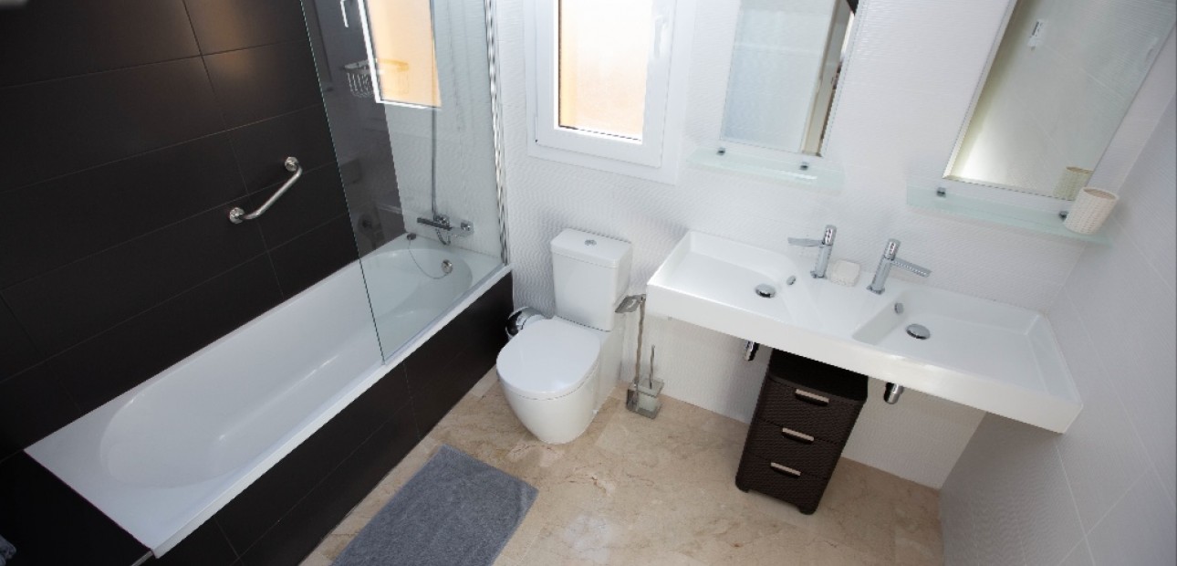 Alquiler a corto plazo - Apartamento / piso -
Punta Prima - La Recoleta