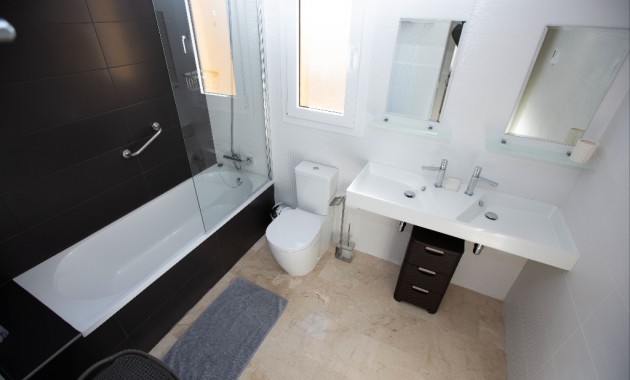 Alquiler a corto plazo - Apartamento / piso -
Punta Prima - La Recoleta