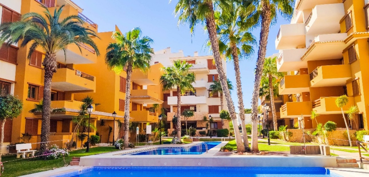 Alquiler a corto plazo - Apartamento / piso -
Punta Prima - La Recoleta