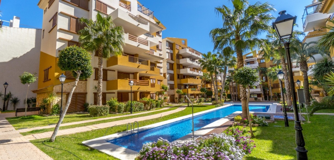 Alquiler a corto plazo - Apartamento / piso -
Punta Prima - La Recoleta