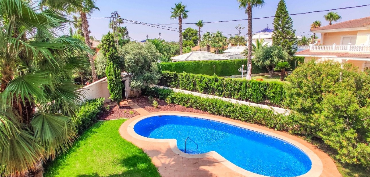 Nieuwbouw - Villa -
Cabo Roig