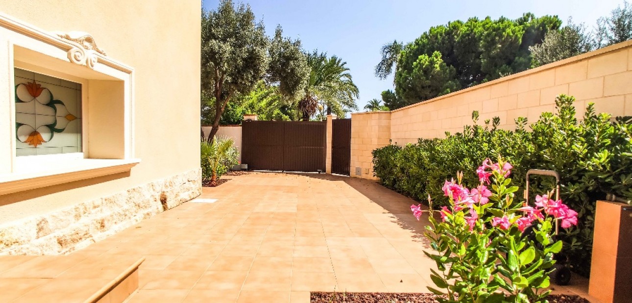 Nieuwbouw - Villa -
Cabo Roig