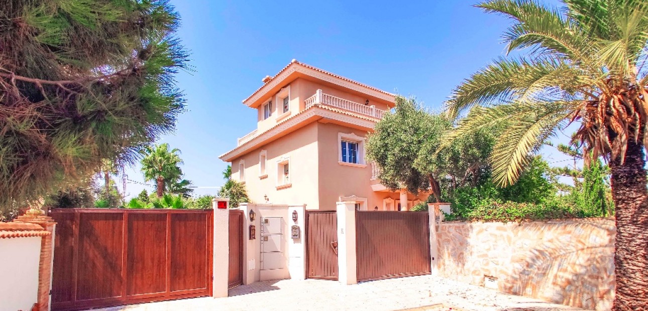 Nieuwbouw - Villa -
Cabo Roig