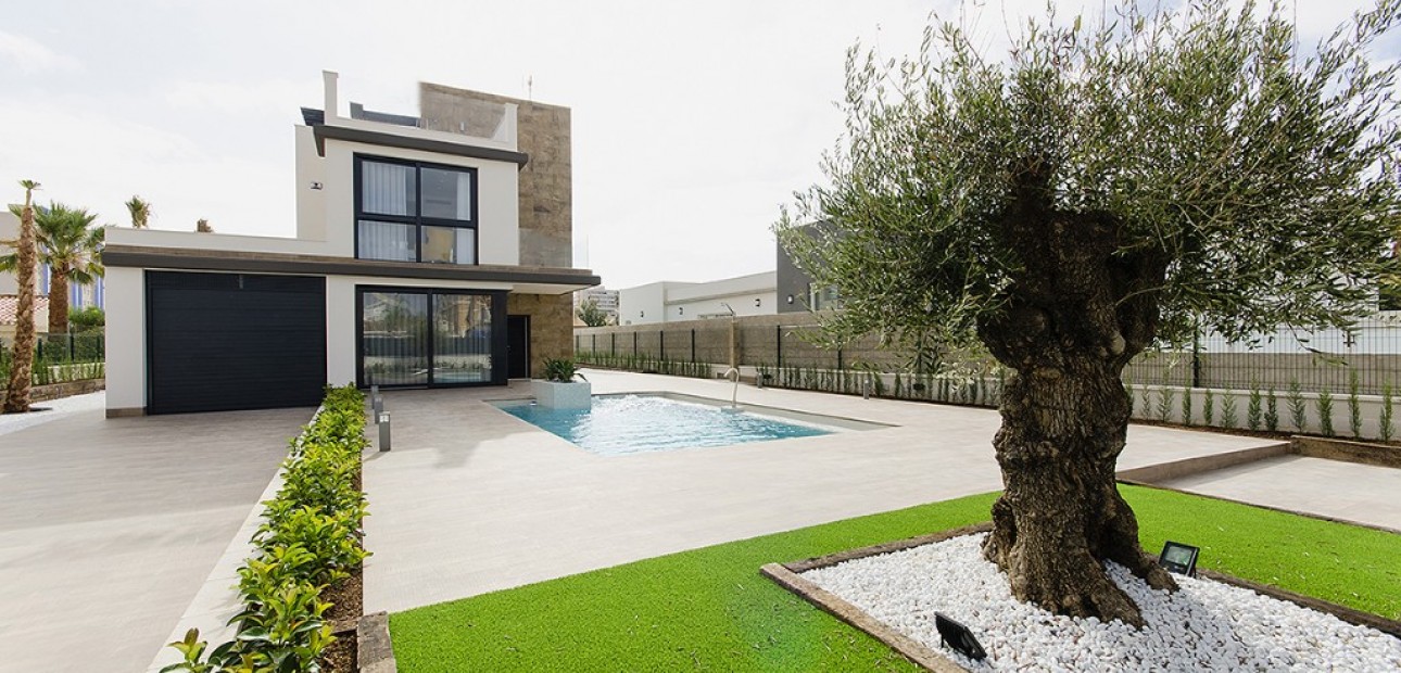 Nueva construcción  - Villa -
Dehesa de Campoamor