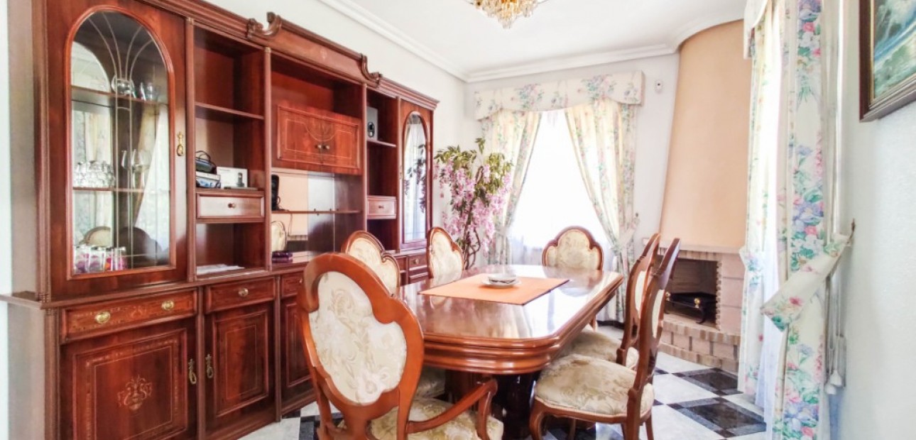 Sale - Villa -
Ciudad Quesada