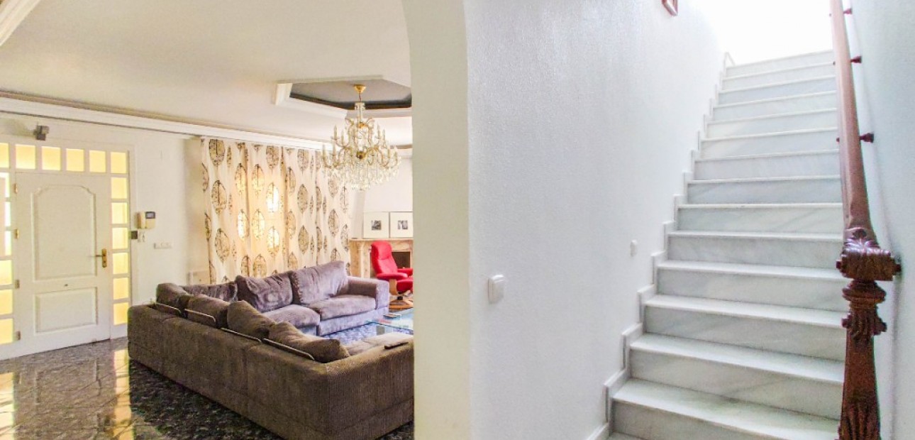 Sale - Villa -
Ciudad Quesada