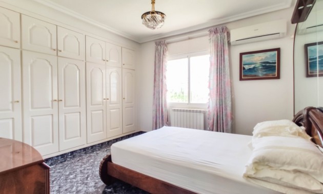 Sale - Villa -
Ciudad Quesada