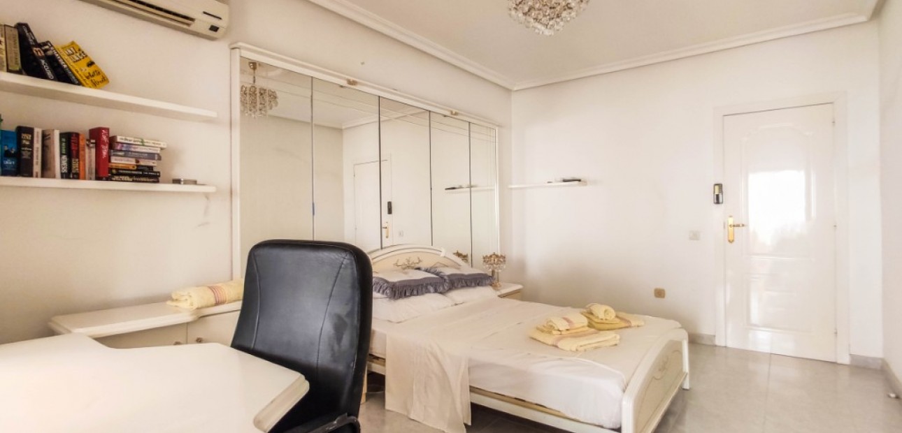 Sale - Villa -
Ciudad Quesada