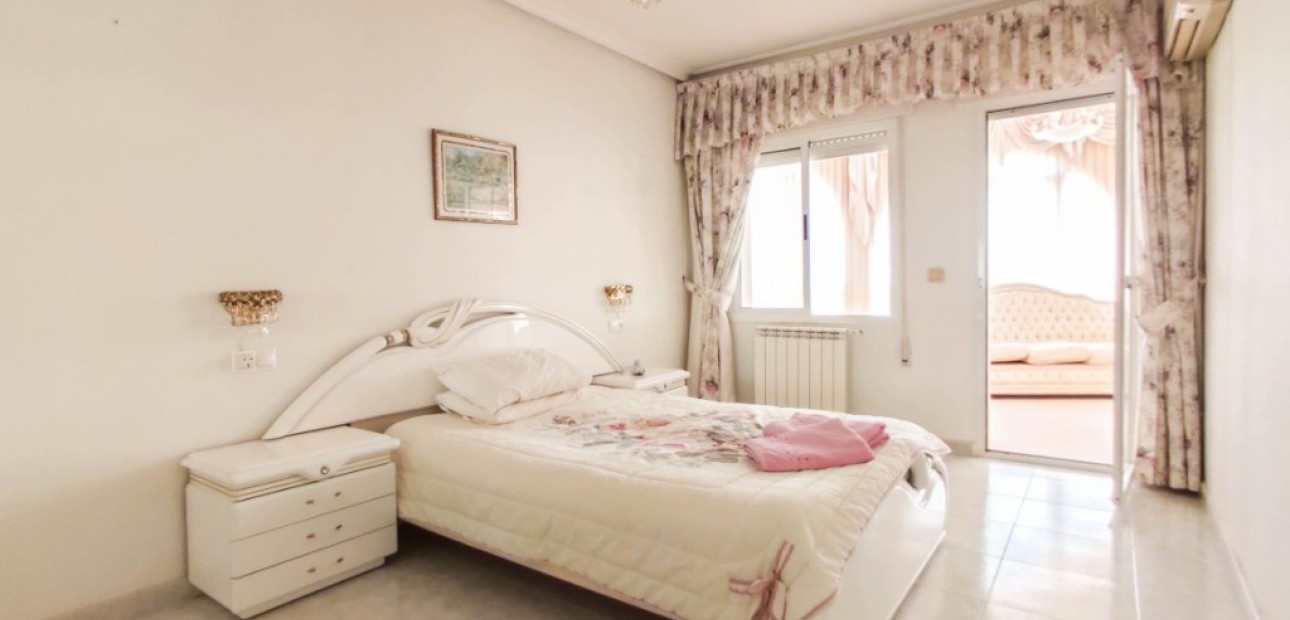 Sale - Villa -
Ciudad Quesada