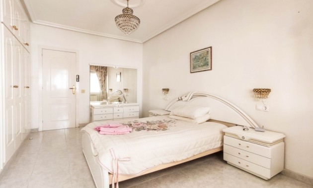 Sale - Villa -
Ciudad Quesada