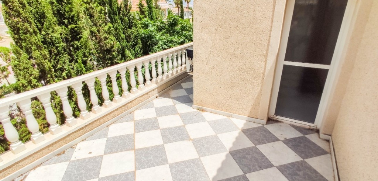 Sale - Villa -
Ciudad Quesada