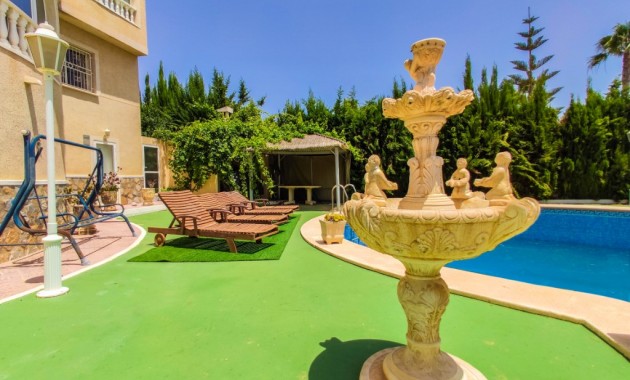 Sale - Villa -
Ciudad Quesada