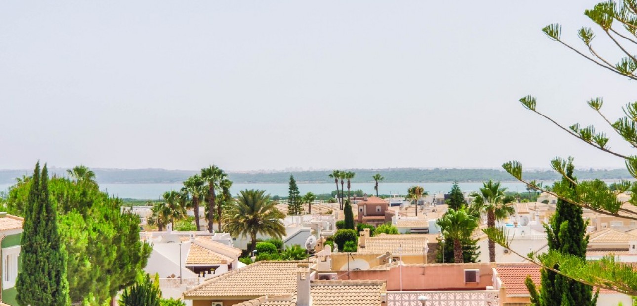 Sale - Villa -
Ciudad Quesada