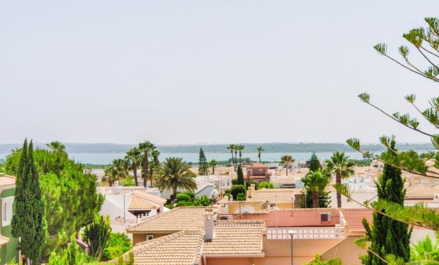 Sale - Villa -
Ciudad Quesada