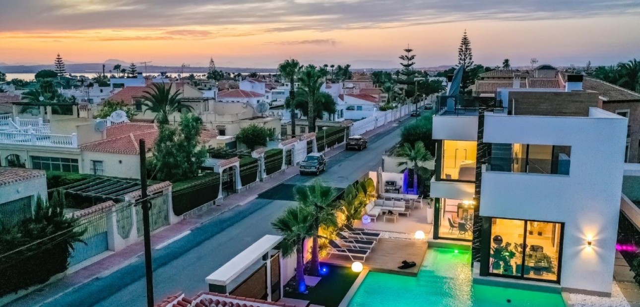 Nieuwbouw - Villa -
Torrevieja