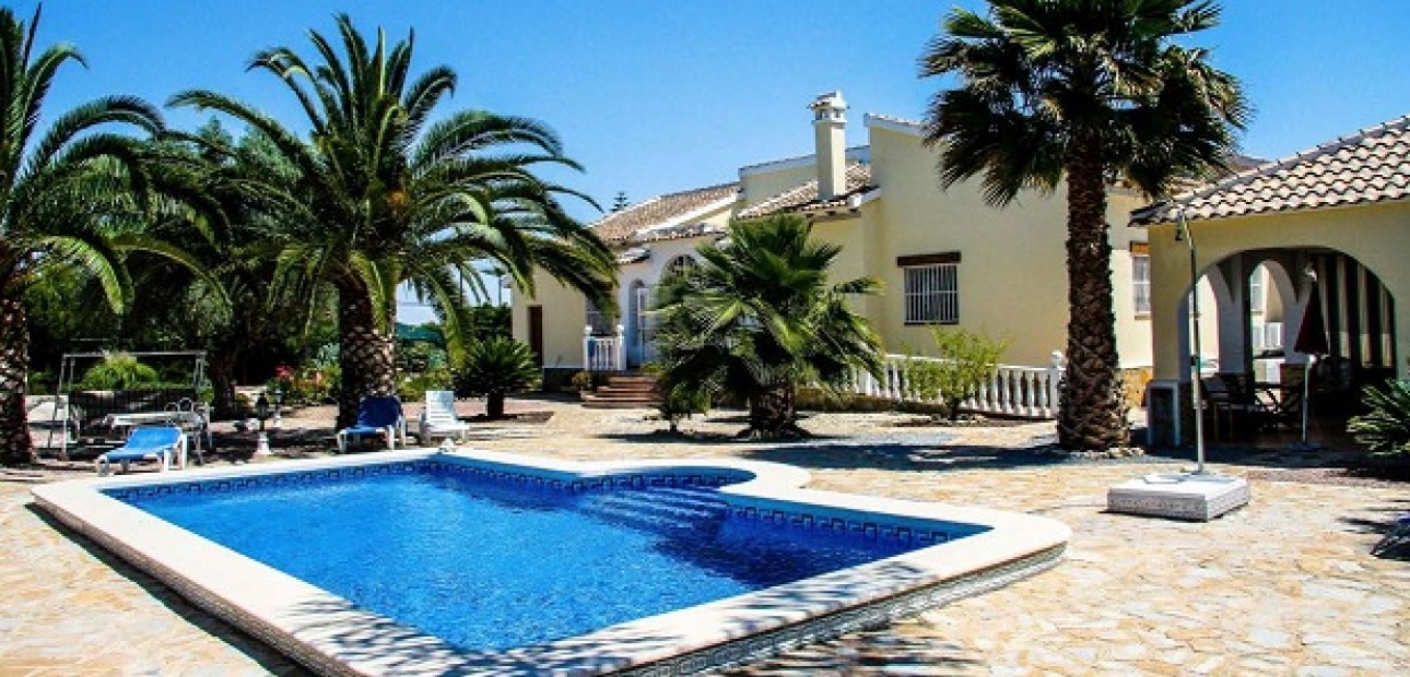 Herverkoop - Finca Country Property -
Daya Vieja