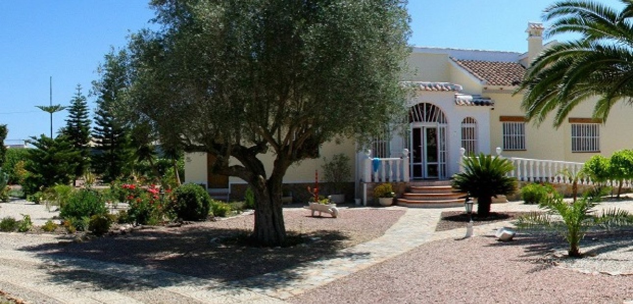 Herverkoop - Finca Country Property -
Daya Vieja