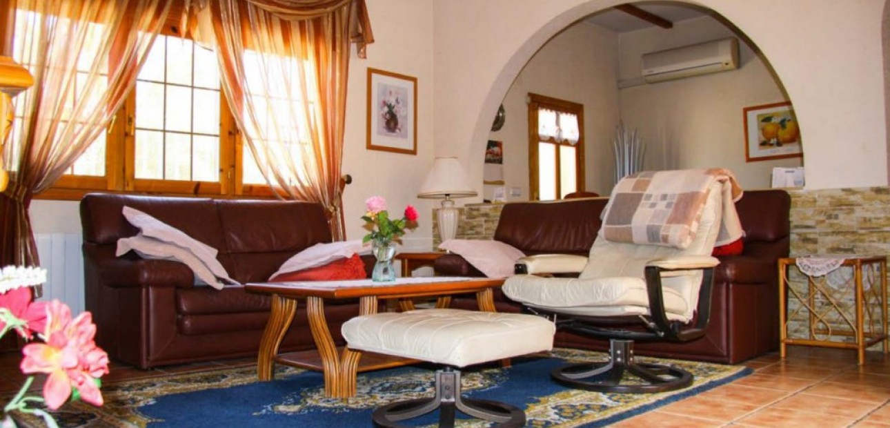 Herverkoop - Finca Country Property -
Daya Vieja