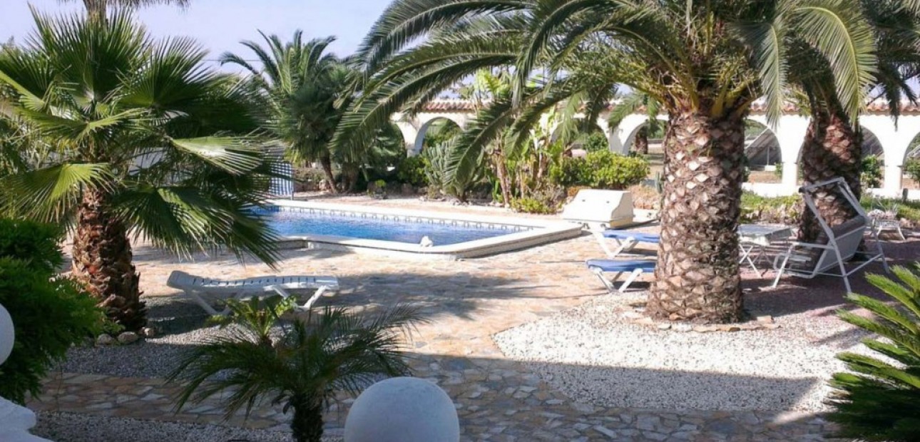 Herverkoop - Finca Country Property -
Daya Vieja