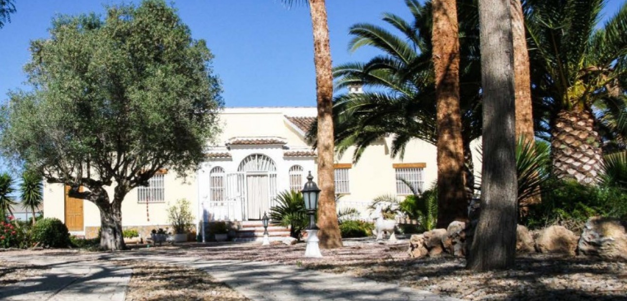 Herverkoop - Finca Country Property -
Daya Vieja