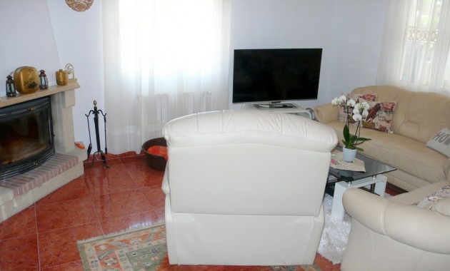 Sale - Finca Country Property -
Dolores