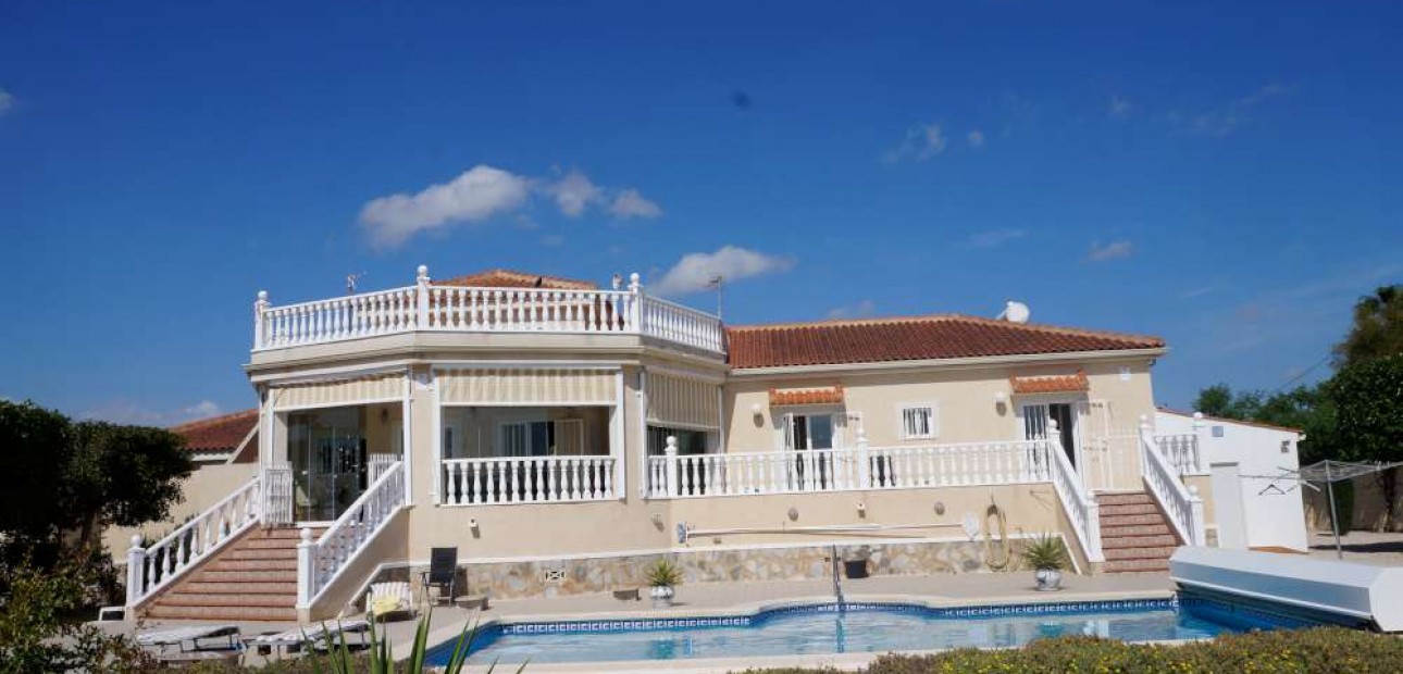 Venta - Finca Country Property -
Catral