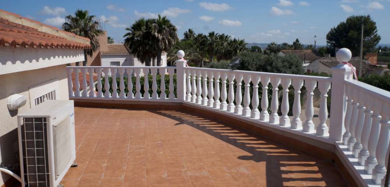 Venta - Finca Country Property -
Catral