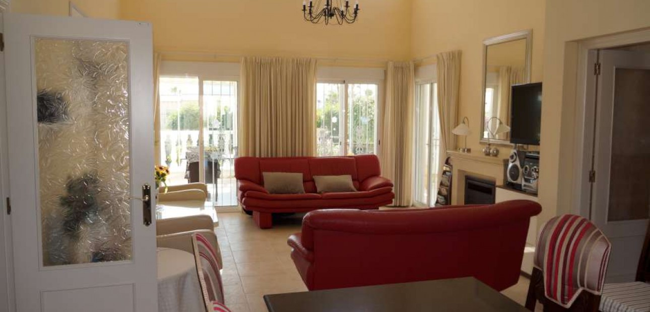 Venta - Finca Country Property -
Catral