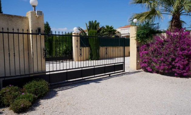 Venta - Finca Country Property -
Catral