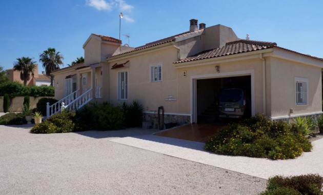 Venta - Finca Country Property -
Catral