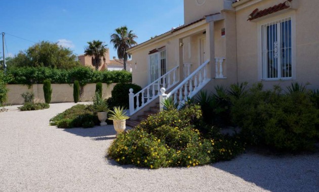 Venta - Finca Country Property -
Catral