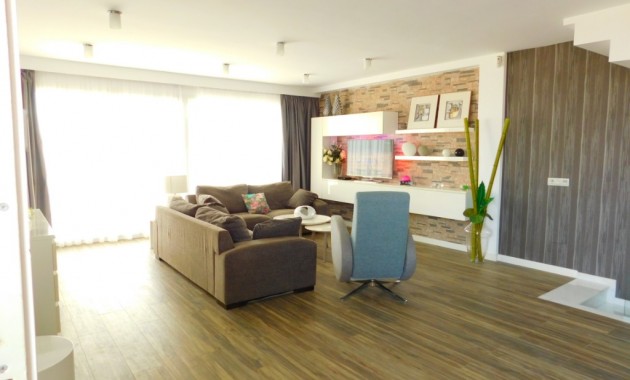 Venta - Villa -
Guardamar del Segura