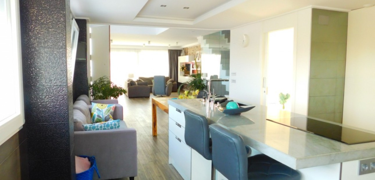 Venta - Villa -
Guardamar del Segura