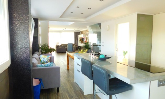 Venta - Villa -
Guardamar del Segura