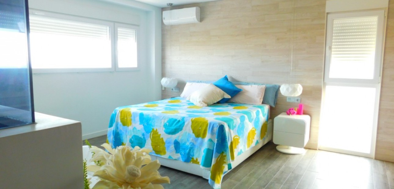 Venta - Villa -
Guardamar del Segura