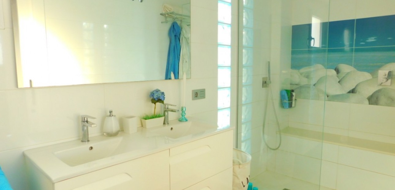 Venta - Villa -
Guardamar del Segura