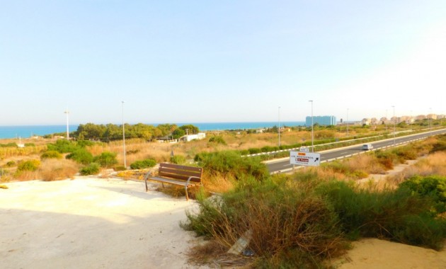 Venta - Villa -
Guardamar del Segura