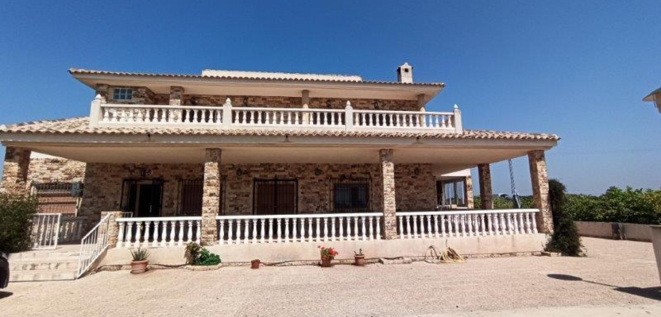 Sale - Finca Country Property -
San Miguel de Salinas