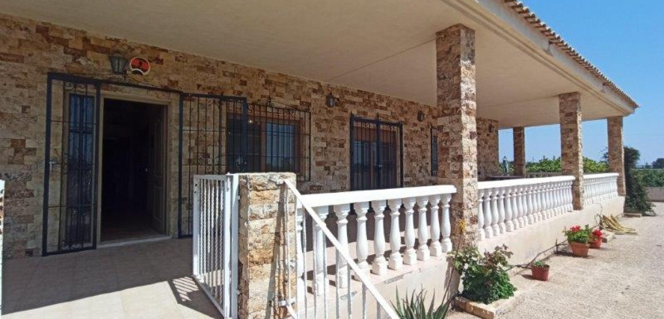 Sale - Finca Country Property -
San Miguel de Salinas